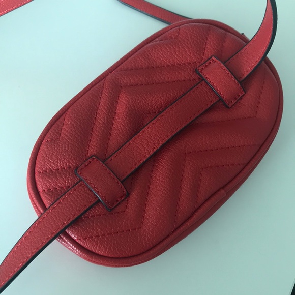 RED modern fanny pack - Picture 3 of 4